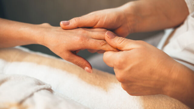 Jak wygląda terapia ręki?